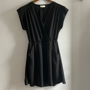 Sz S black dress with pockets